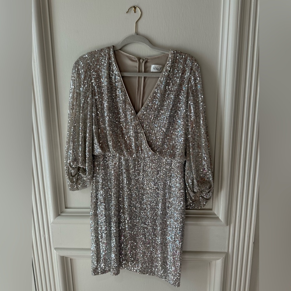 Eliza  J Silver Sequin Cocktail Dress – Size 6P Petit e NWT Sparkle Party Shift - Picture 4 of 8